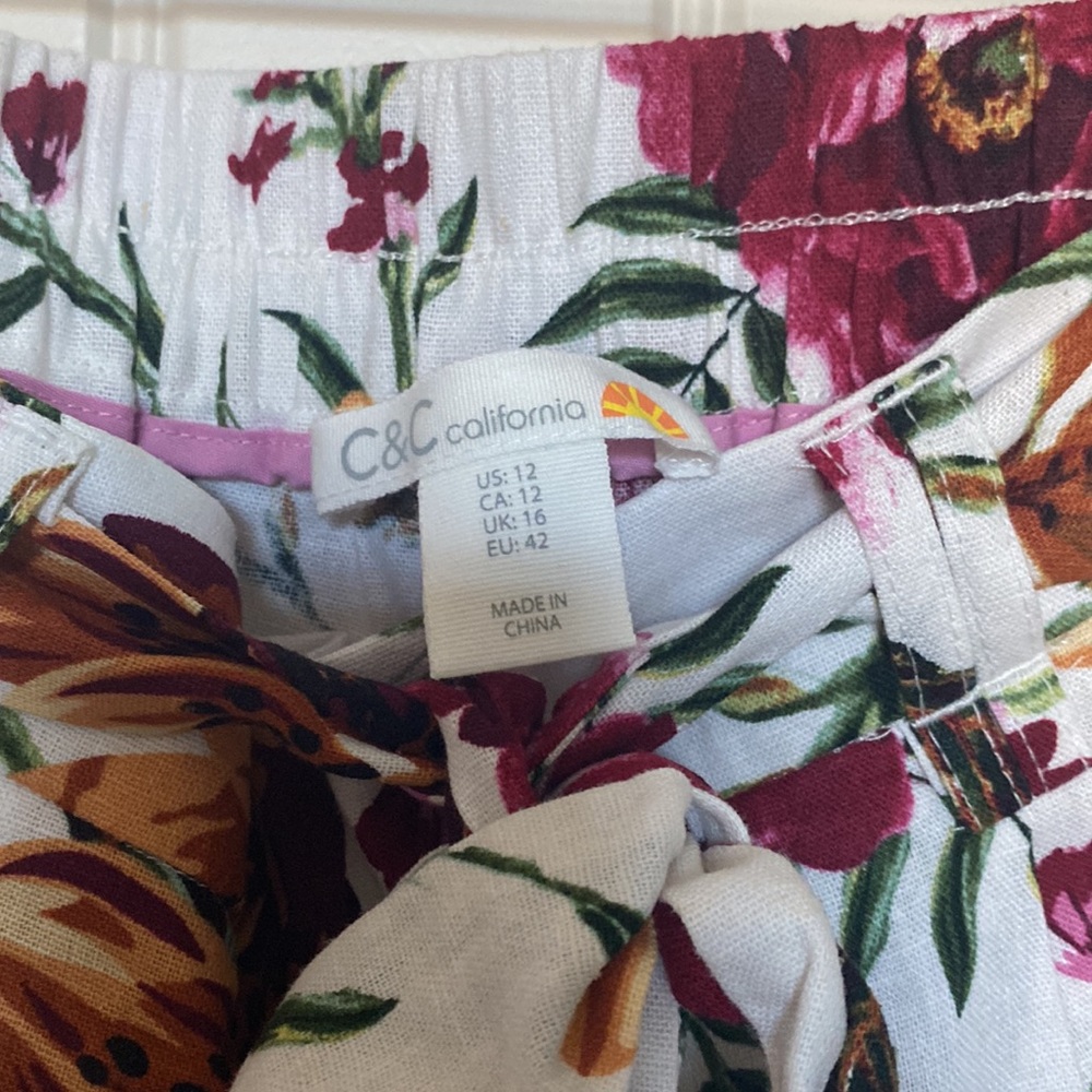 Linen Shorts - Picture 4 of 5